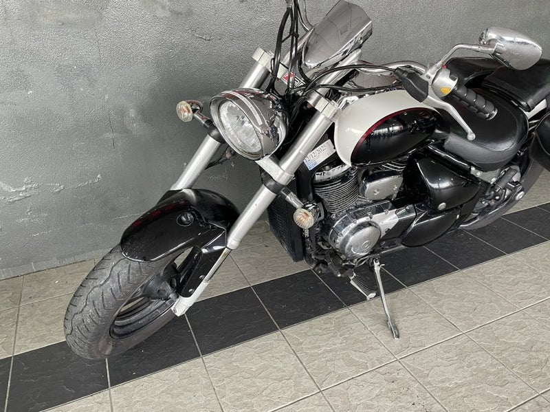 2010 Suzuki VZ800 Suzuki VZ800 M50 Boulevard