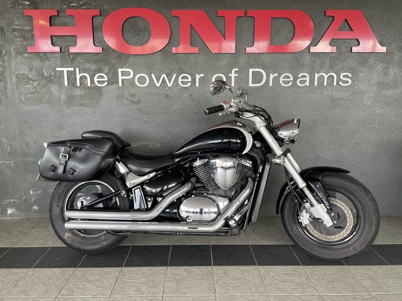 2010 Suzuki VZ800 Suzuki VZ800 M50 Boulevard