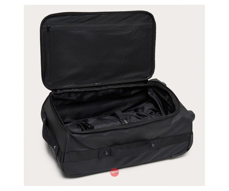 Oakley Endless Adventure RC Carry-On Bag Blackout 30L