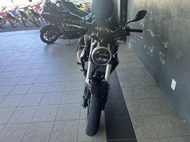 2019 Honda CB300 RAK : Stock
