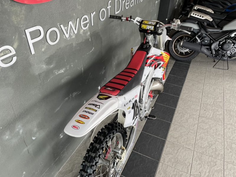 2001 Honda CR125R1 : Stock