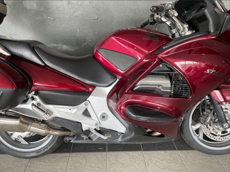 2005 Honda ST1300 : Stock