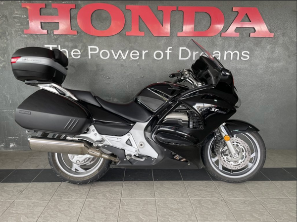 2014 Honda ST1300 3 : Stock # 42593