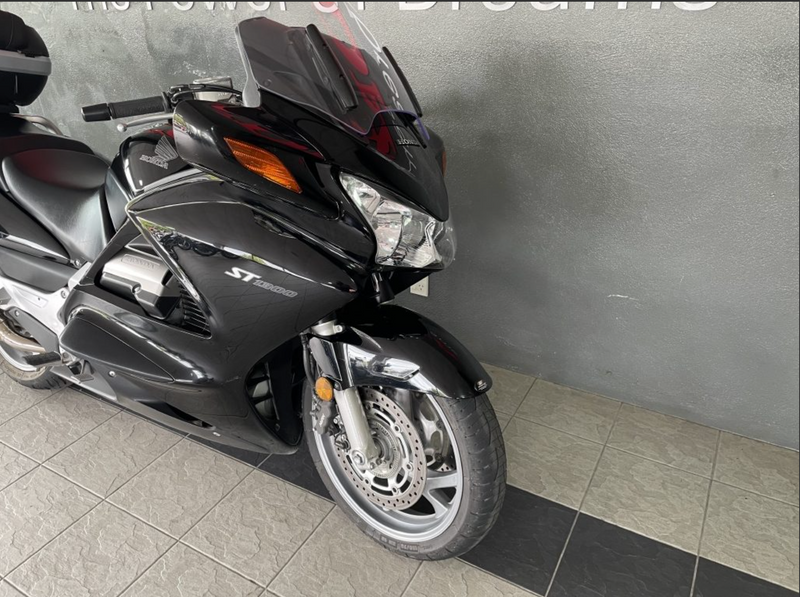 2014 Honda ST1300 3 : Stock
