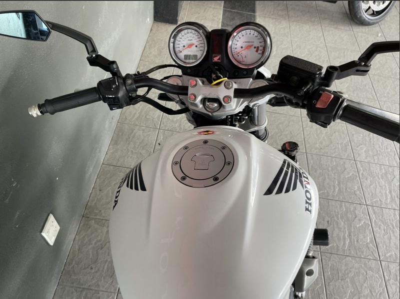 2005 Honda CB600F4 Hornet : Stock