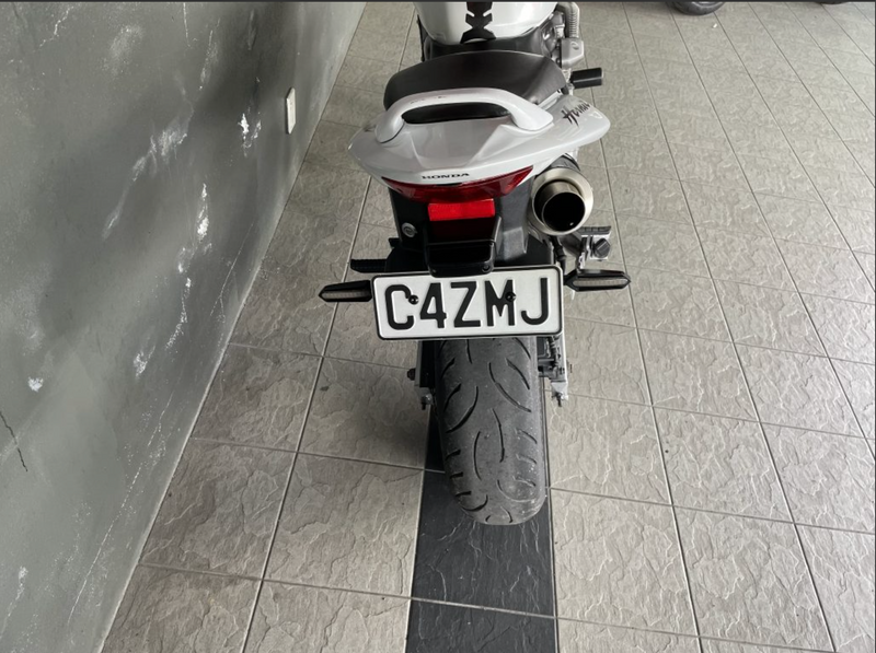 2005 Honda CB600F4 Hornet : Stock