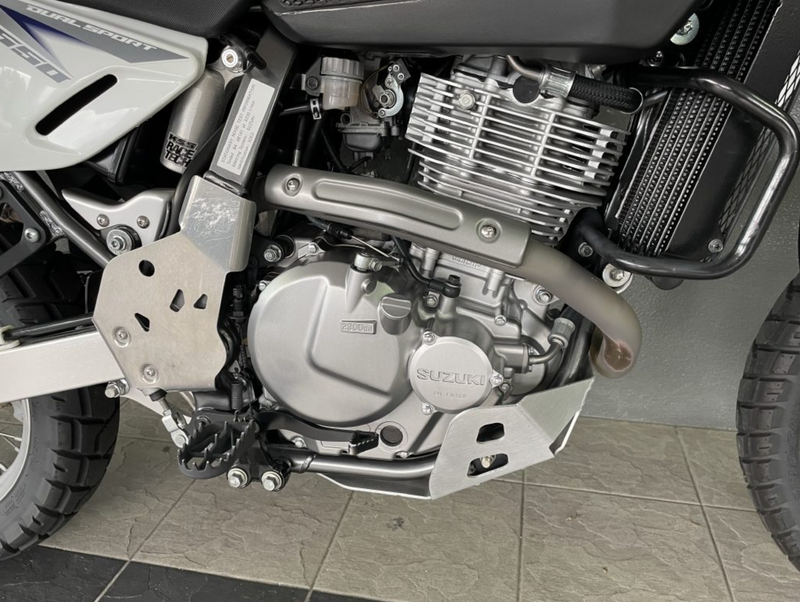 2014 Suzuki DR650 SE : Stock