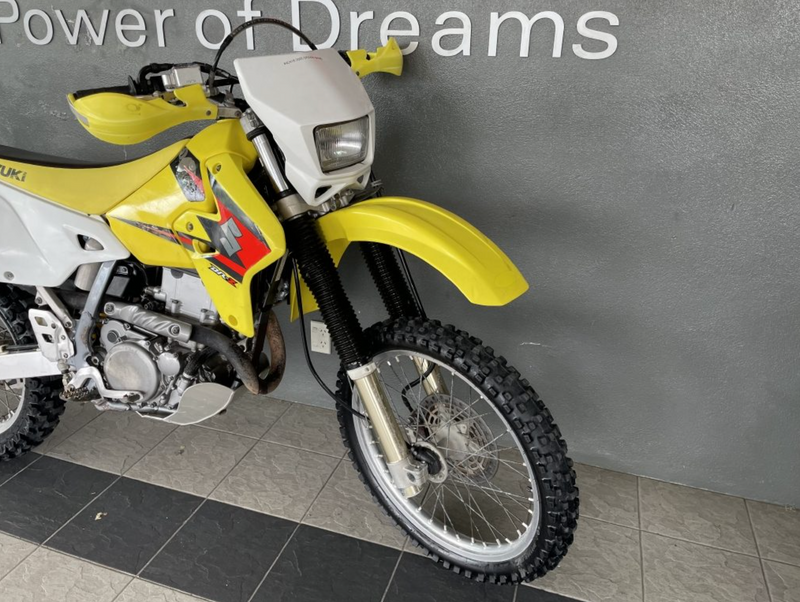 2005 Suzuki DRZ400: Stock