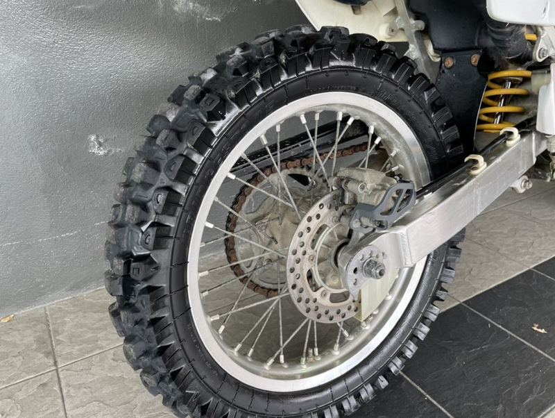 2005 Suzuki DRZ400: Stock