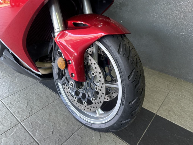 2009 Honda VFR1200FA : Stock