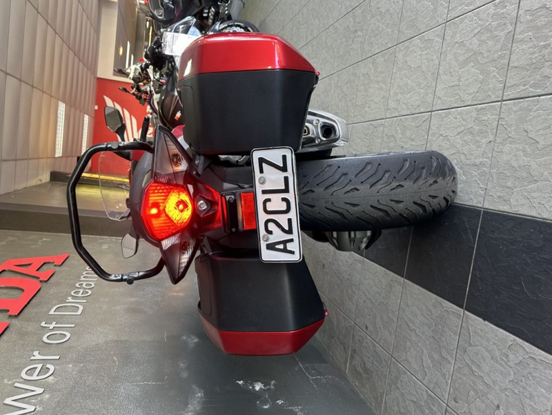 2009 Honda VFR1200FA : Stock