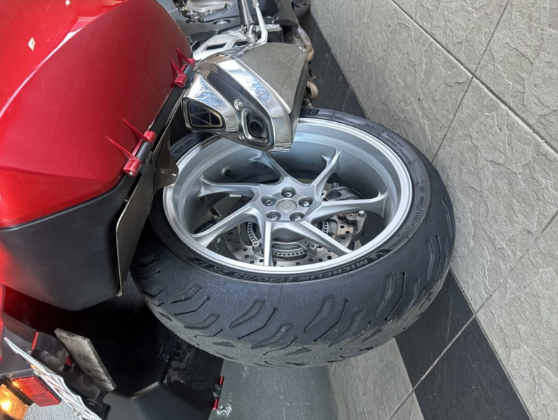 2009 Honda VFR1200FA : Stock