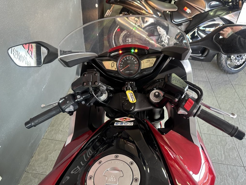 2009 Honda VFR1200FA : Stock