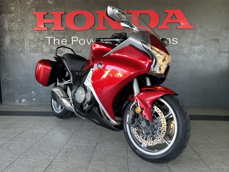 2009 Honda VFR1200FA : Stock