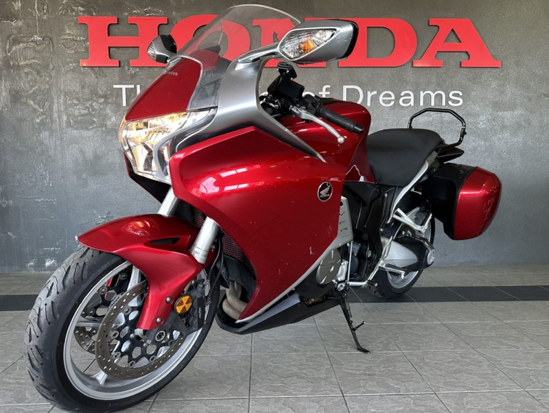 2009 Honda VFR1200FA : Stock