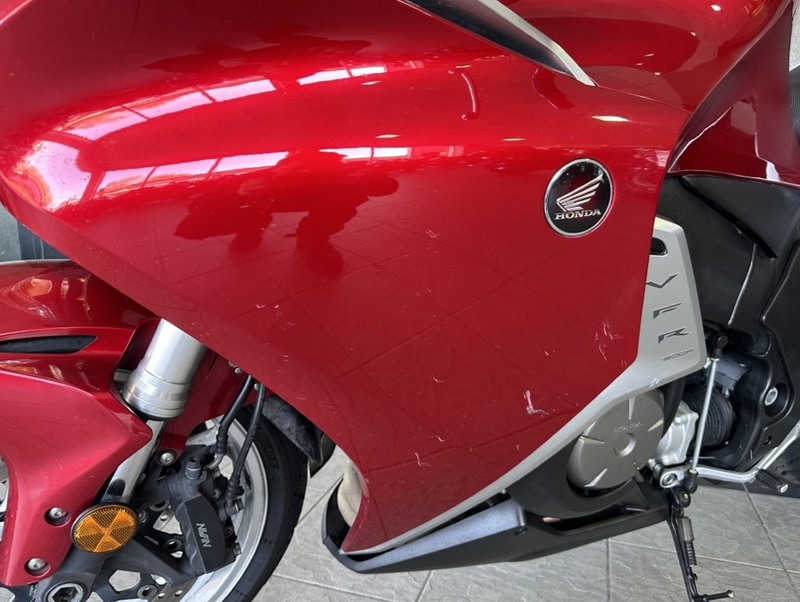2009 Honda VFR1200FA : Stock
