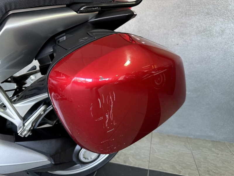 2009 Honda VFR1200FA : Stock