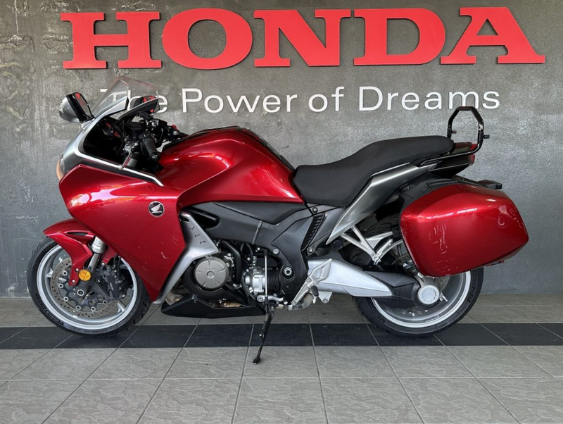 2009 Honda VFR1200FA : Stock