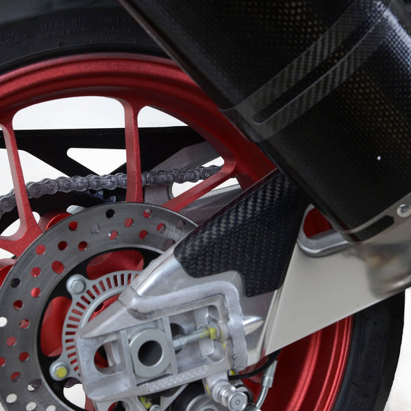 R&G Carbon Fibre Swingarm Guard Aprilia Tuono V4 '15-