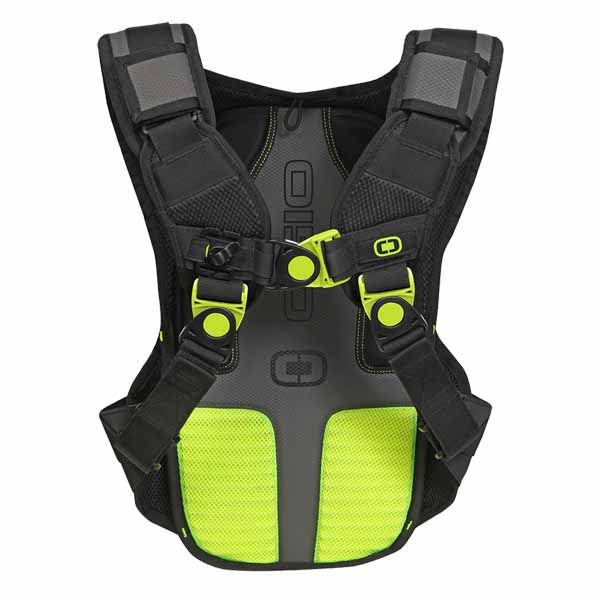 Ogio Baja 2L Hydration Pack, in black colourway, has a multi-adjust harness system designed for easy maneuverability