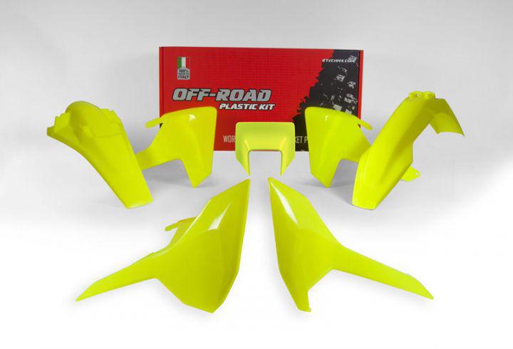 Rtech Plastic Kit 5pcs {includes Front & Rear Fenders, Sidepanels & Radiator